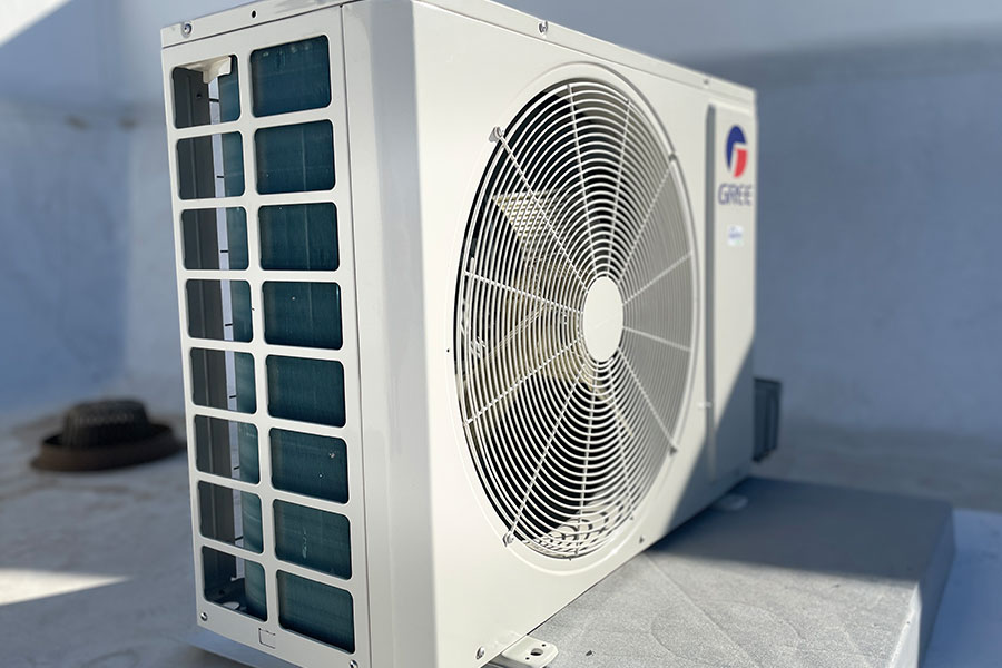 Ductless mini split outdoor unit installation in Las Vegas by 32 Degrees team